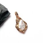 Pakabukas 2,8×1,6cm.