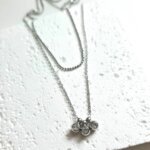 Dviejų eilių kaklo papuošalas