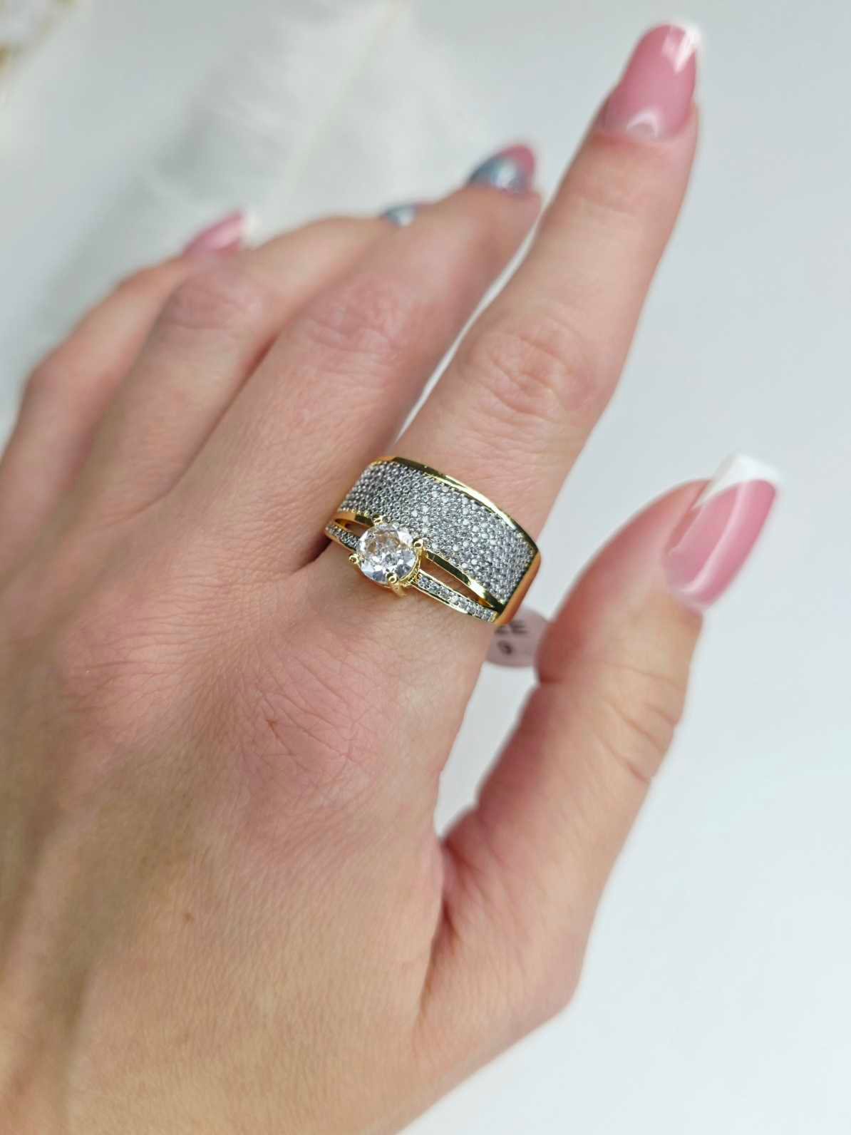 IMG_COM_202511041431102345