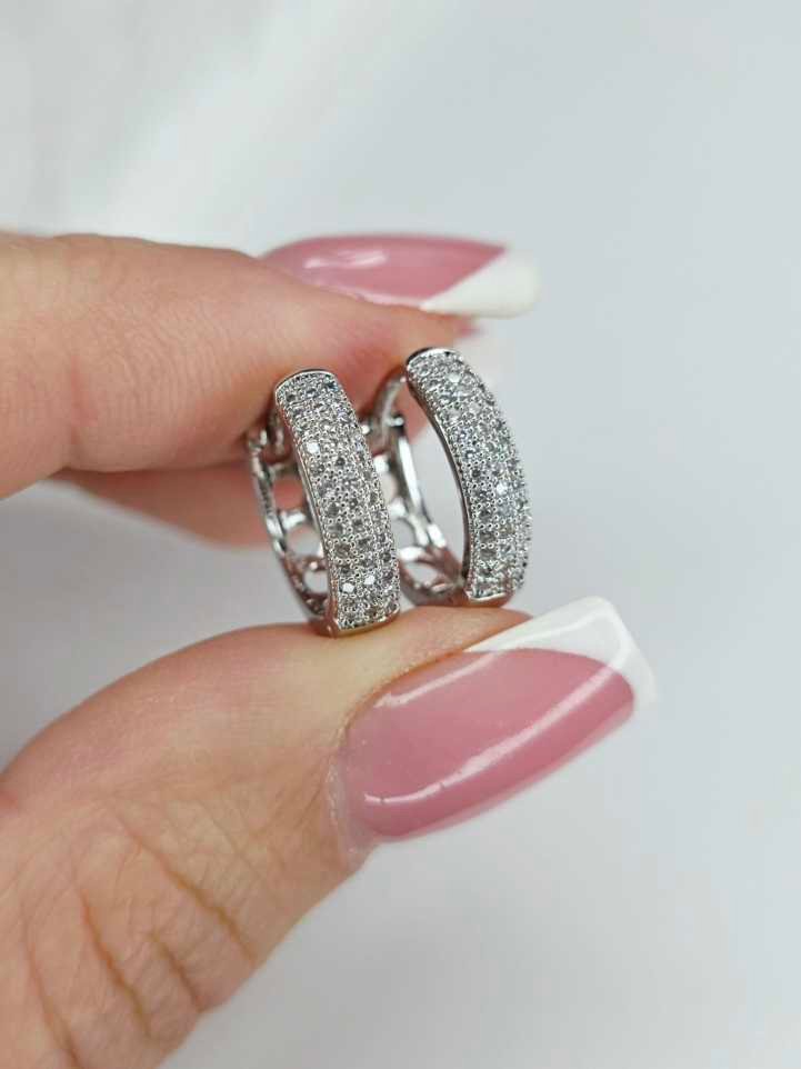 IMG_COM_202511061142341292